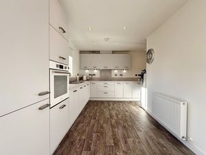 Photo 11- click for photo gallery